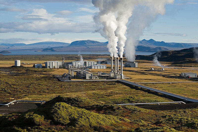 800px-NesjavellirPowerPlant_edit2